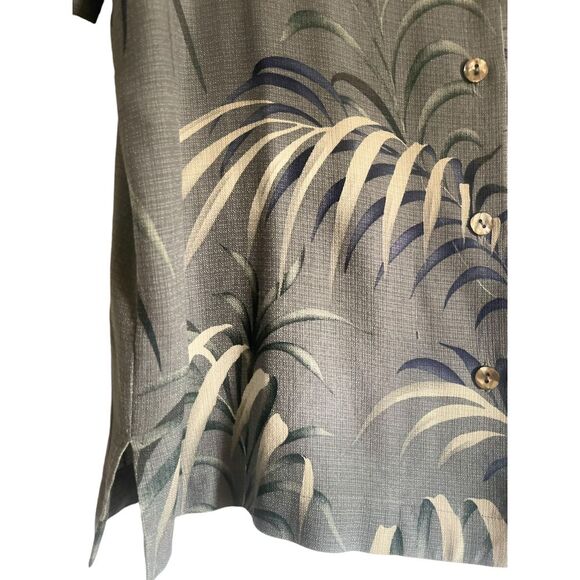 Tommy Bahama men's  100% Silk Tropical Palm Print Short Sleeve Button-Up Shirt - Picture 5 of 7